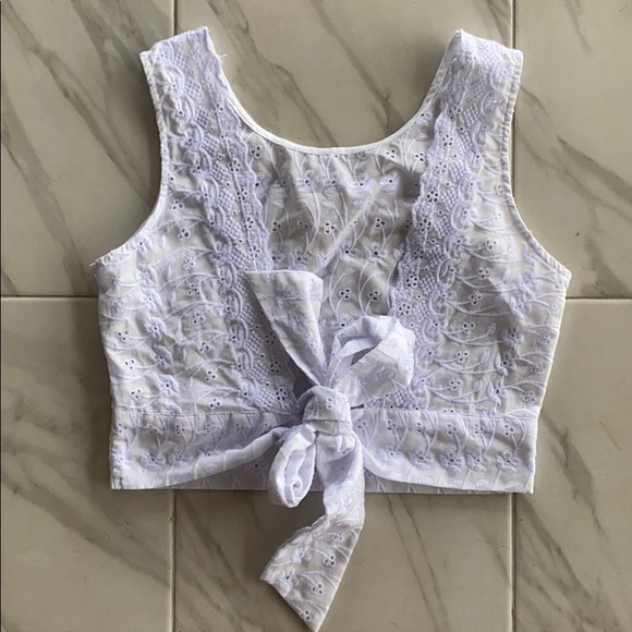 La Hearts Tops - 🚩5/$25 LA Hearts Tie Back Eyelet Lace Crop Tank